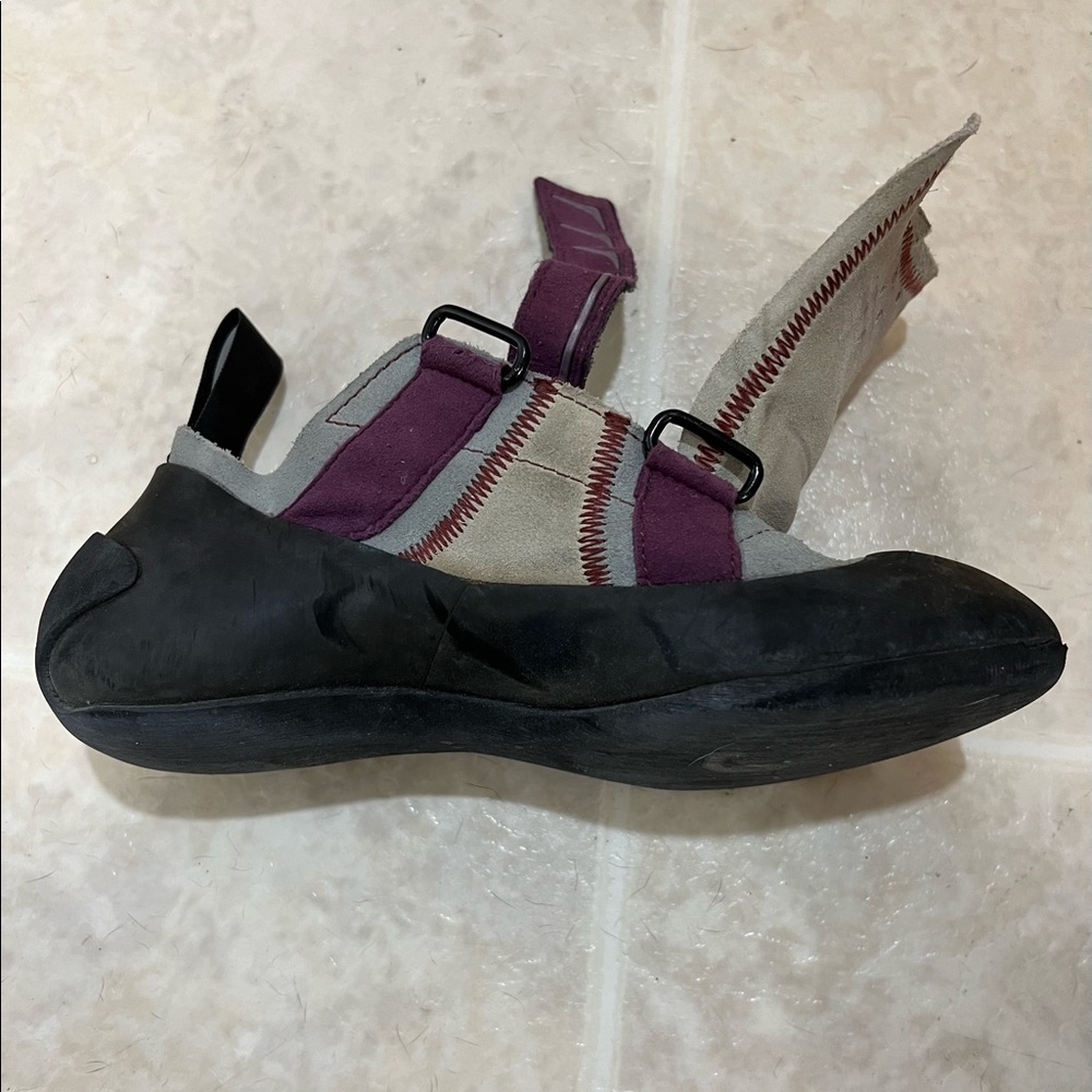 Scarpa reflex climbing shoes